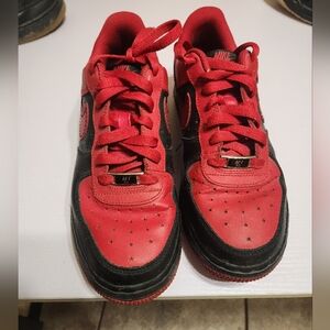 Nike Air Force 1- black and red